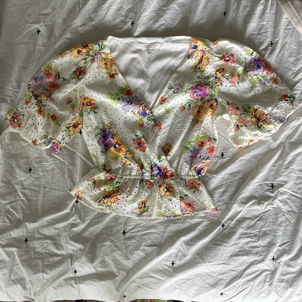 WAYF Bianca Puff Sleeve Floral V-neck Top Shirt ASO Black-ish size XS - Picture 3 of 13